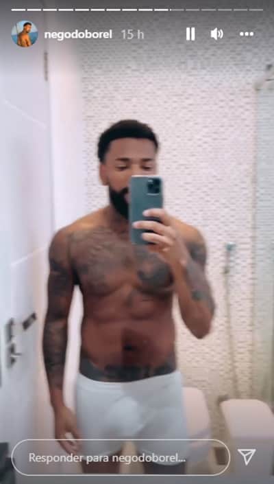 Nego do Borel e seu pacotão (Reprodução/ Instagram) Nego do Borel e seu pacotão (Reprodução/ Instagram)