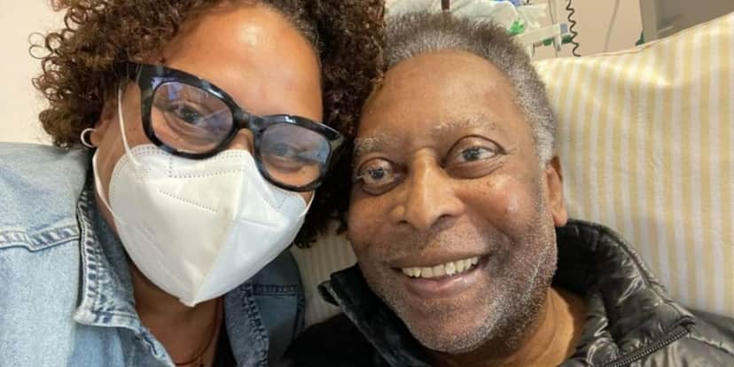 Pelé vem travando difícil batalha contra câncer no cólon (Foto: Reprodução) Pelé vem travando difícil batalha contra câncer no cólon (Foto: Reprodução)