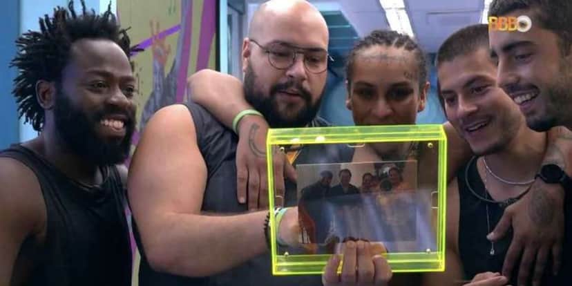 Silvio Santos e família Abravanel vão parar na Globo - Foto: Reprodução Silvio Santos e família Abravanel vão parar na Globo - Foto: Reprodução