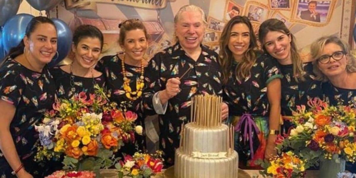 Silvia, Renata, Daniela, Silvio Santos, Patrícia, Rebeca e Cíntia (Foto: Reprodução/Instagram) Silvia, Renata, Daniela, Silvio Santos, Patrícia, Rebeca e Cíntia (Foto: Reprodução/Instagram)