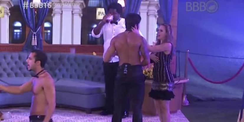 Ana Paula Renaut agrediu Renan Oliveira no "BBB", em 2016 (Foto: Reprodução/TV Globo) Ana Paula Renaut agrediu Renan Oliveira no "BBB", em 2016 (Foto: Reprodução/TV Globo)