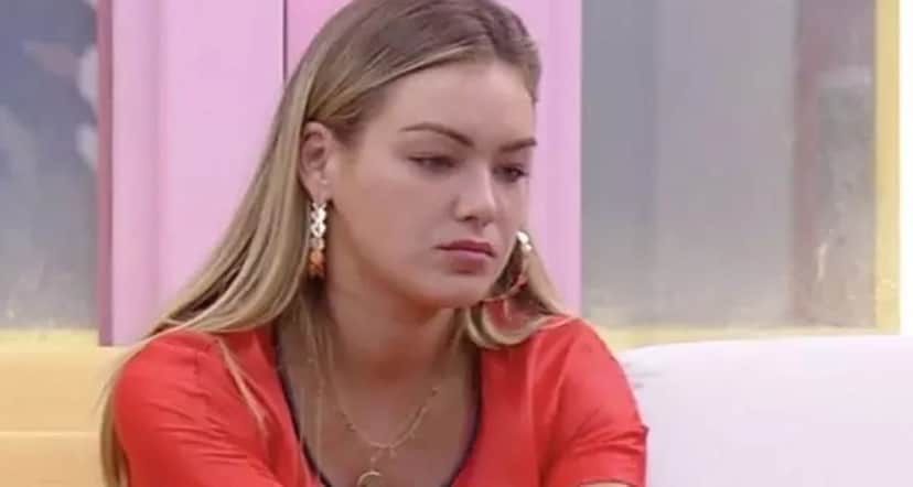 Bárbara encara sua prmeira ida ao Paredão do BBB22 e cai no choro (Reprodução/ Globoplay) Bárbara encara sua prmeira ida ao Paredão do BBB22 e cai no choro (Reprodução/ Globoplay)