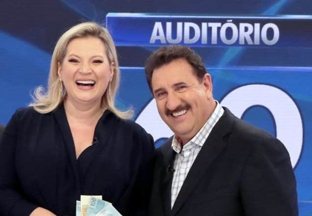 Joice Hasselman e Ratinho no SBT- Foto: Reprodução Joice Hasselman e Ratinho no SBT- Foto: Reprodução