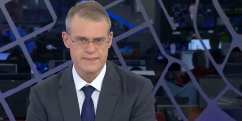 Eduardo Oinegue no comando do Jornal da Band - Foto: Reprodução Eduardo Oinegue no comando do Jornal da Band - Foto: Reprodução