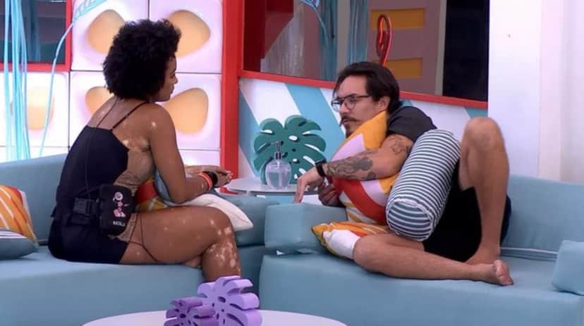 Natália sente ciúmes de Eliezer (Foto: Reprodução / Globoplay) Natália sente ciúmes de Eliezer (Foto: Reprodução / Globoplay)