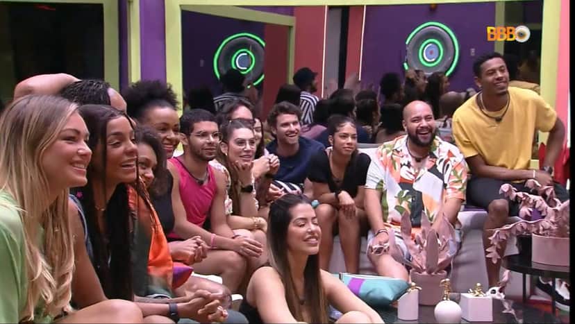 "Desesperada", Fátima Bernardes invade BBB22, peita Globo e expõe informações externas: "Falo todo dia" "Desesperada", Fátima Bernardes invade BBB22, peita Globo e expõe informações externas: "Falo todo dia"