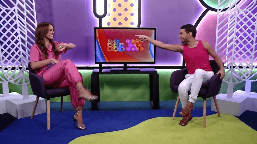 BBB22: Vyni fica em choque com recados de famosas (Foto: Reprodução) BBB22: Vyni fica em choque com recados de famosas (Foto: Reprodução)