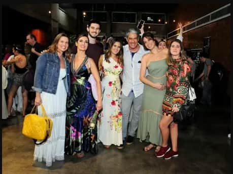 Fatima Bernardes em um evento de jazz com os filhos, William Bonner e Natasha Dantas Fatima Bernardes em um evento de jazz com os filhos, William Bonner e Natasha Dantas
