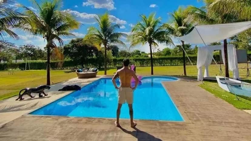 Mansão: Rodolffo e sua piscina (Foto: Reprodução) Mansão: Rodolffo e sua piscina (Foto: Reprodução)