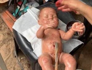 Boneco feito de látex foi confeccionado para o nascimento de Juma Marruá (Foto: Reprodução / Instagram) Boneco feito de látex foi confeccionado para o nascimento de Juma Marruá (Foto: Reprodução / Instagram)