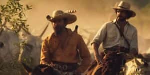 Irandhir Santos (Joventino) e José Leôncio (Renato Góes) em cena da novela Pantanal Irandhir Santos (Joventino) e José Leôncio (Renato Góes) em cena da novela Pantanal