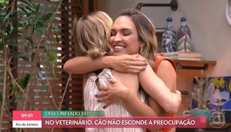 Ana Furtado abraçou Talitha Morete após a apresentadora chorar ao vivo Ana Furtado abraçou Talitha Morete após a apresentadora chorar ao vivo