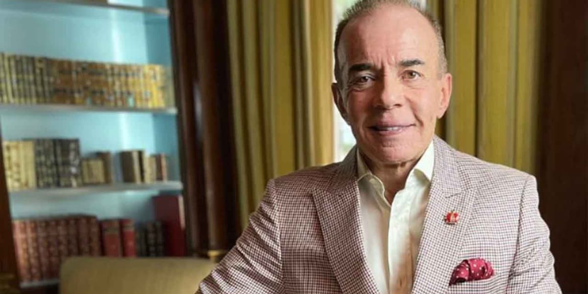 Chiquinho Scarpa está intubado na UTI do Hospital Sírio Libanês, em São Paulo Chiquinho Scarpa está intubado na UTI do Hospital Sírio Libanês, em São Paulo