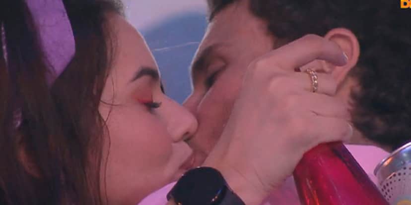 BBB22: Ana Maria Braga elogia beijo de Eslovênia e Lucas (Foto: Reprodução) BBB22: Ana Maria Braga elogia beijo de Eslovênia e Lucas (Foto: Reprodução)