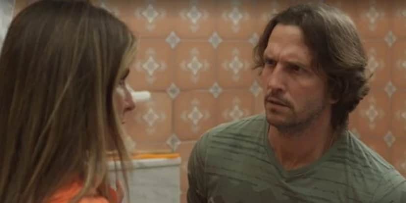 Quanto Mais Vida, Melhor!: Paula teme revelar a verdade para Flávia (Foto: Reprodução) Quanto Mais Vida, Melhor!: Paula teme revelar a verdade para Flávia (Foto: Reprodução)
