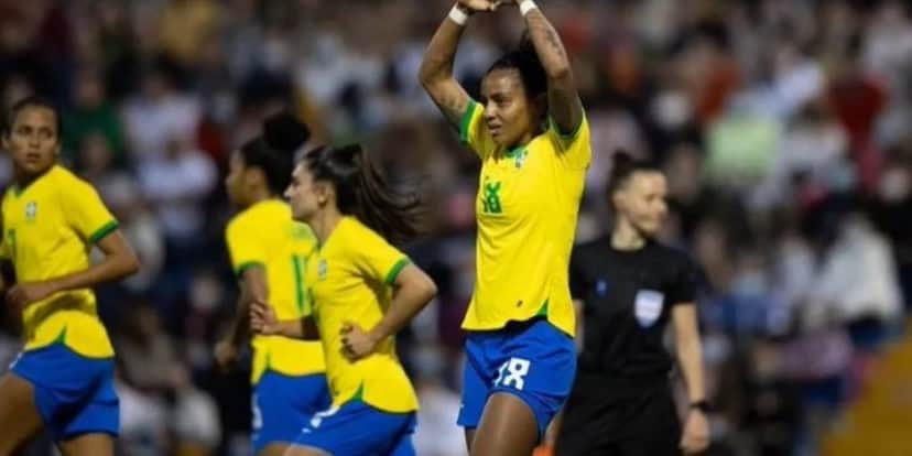 Sonia Abrão amedronta futebol feminino da Globo - Foto: Reprodução Sonia Abrão amedronta futebol feminino da Globo - Foto: Reprodução