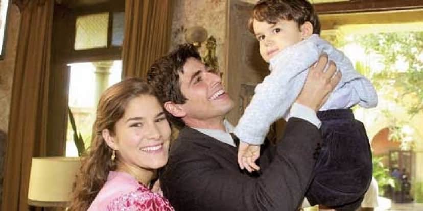 Maria (Priscila Fantin) ao lado de Toni (Reynaldo Gianecchini) em 'Esperança' (Foto: Divulgação) Maria (Priscila Fantin) ao lado de Toni (Reynaldo Gianecchini) em 'Esperança' (Foto: Divulgação)