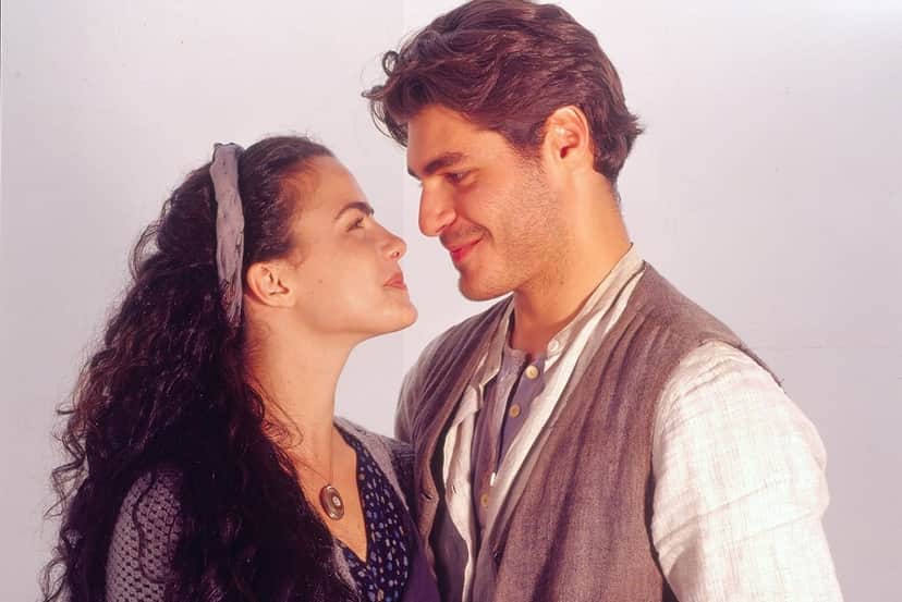 Ana Paula Arósio e Thiago Lacerda em Terra Nostra, novela das nove da Globo de 1999 (Foto: Reprodução / Globo) Ana Paula Arósio e Thiago Lacerda em Terra Nostra, novela das nove da Globo de 1999 (Foto: Reprodução / Globo)