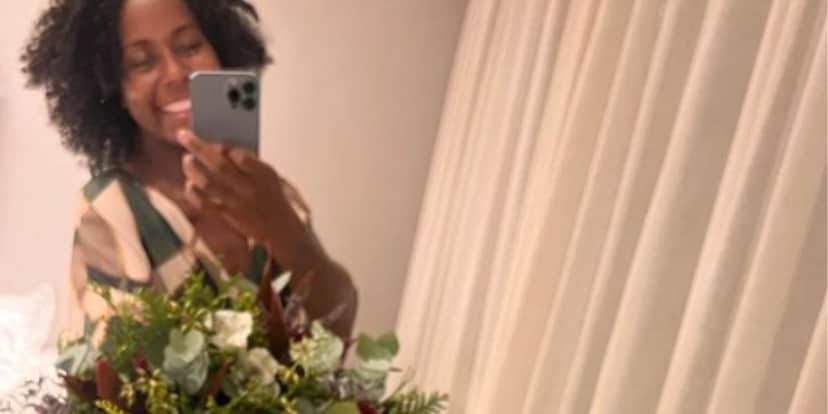 Jornalista recebeu flores em sua casa e encantou seus seguidores - Foto: Reprodução Instagram Jornalista recebeu flores em sua casa e encantou seus seguidores - Foto: Reprodução Instagram