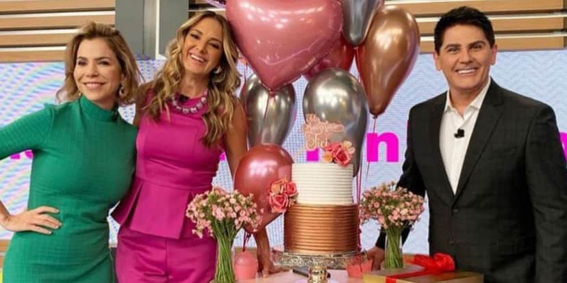 Ticiane Pinheiro ganha festa surpresa no programa Hoje Em Dia - Foto Reprodução Instagram Ticiane Pinheiro ganha festa surpresa no programa Hoje Em Dia - Foto Reprodução Instagram