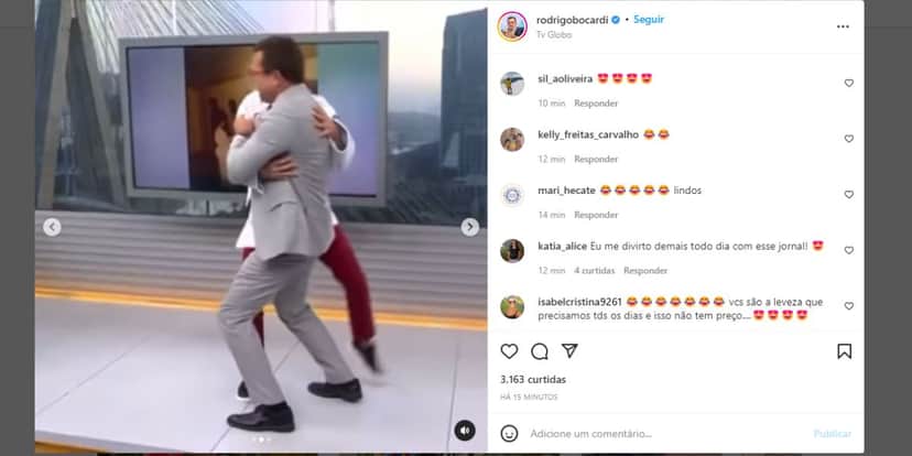 Rodrigo Bocardi gruda na roupa de repórter, protagoniza luta na Globo e rapaz suplica: "Para com isso" Rodrigo Bocardi gruda na roupa de repórter, protagoniza luta na Globo e rapaz suplica: "Para com isso"