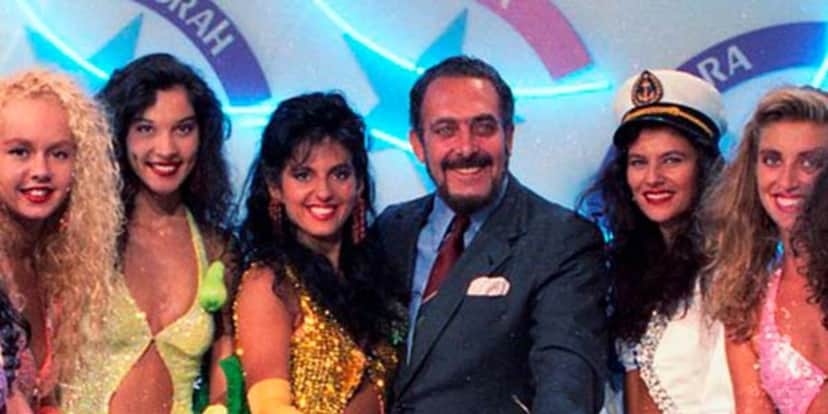 Luís Carlos Miele e as Garotas Tim-Tim no "Cocktail" (Foto: Reprodução/SBT) Luís Carlos Miele e as Garotas Tim-Tim no "Cocktail" (Foto: Reprodução/SBT)
