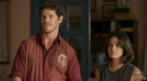 Com Guta (Julia Dalavia) sendo escorraçada por Zé Leôncio (Marcos Palmeira) e Tadeu (José Loreto) enfrentando o pai, Pantanal alta no Ibope (Foto: Reprodução / Globo) Com Guta (Julia Dalavia) sendo escorraçada por Zé Leôncio (Marcos Palmeira) e Tadeu (José Loreto) enfrentando o pai, Pantanal alta no Ibope (Foto: Reprodução / Globo)