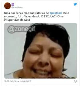 Web ficou em polvorosa com patada do filho de José Leôncio na engenheira da novela das nove da Globo (Foto: Reprodução / Twitter) Web ficou em polvorosa com patada do filho de José Leôncio na engenheira da novela das nove da Globo (Foto: Reprodução / Twitter)