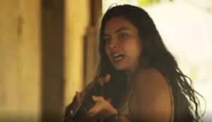 Juma (Alanis Guillen) atirará em Jove (Jesuita Barbosa) em Pantanal (Foto: Reprodução / Globo) Juma (Alanis Guillen) atirará em Jove (Jesuita Barbosa) em Pantanal (Foto: Reprodução / Globo)
