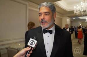 William Bonner foi premiado em um evento internacional e virou uma das manchetes do Jornal Nacional- Foto: Reprodução/Globo William Bonner foi premiado em um evento internacional e virou uma das manchetes do Jornal Nacional- Foto: Reprodução/Globo