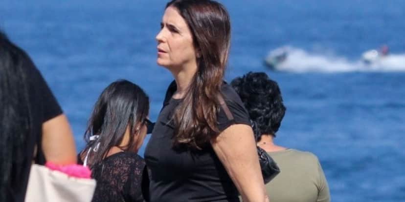 Atriz Malu Mader é flagrada caminhando pela orla da Praia do Arpoador - Foto: AgNwes Atriz Malu Mader é flagrada caminhando pela orla da Praia do Arpoador - Foto: AgNwes