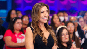 Patricia Abravanel no novo cenário do Programa Silvio Santos no SBT Patricia Abravanel no novo cenário do Programa Silvio Santos no SBT