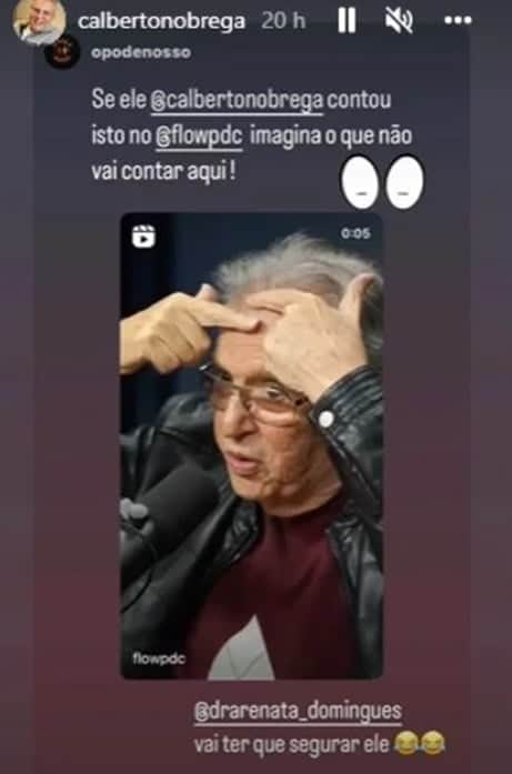 Carlos Alberto de Nóbrega mostrando como eram os cabelos de Silvio Santos Carlos Alberto de Nóbrega mostrando como eram os cabelos de Silvio Santos