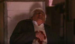 Salvatore (Walmor Chagas) é assassinado na novela A Favorita (Foto: Reprodução / Globo) Salvatore (Walmor Chagas) é assassinado na novela A Favorita (Foto: Reprodução / Globo)