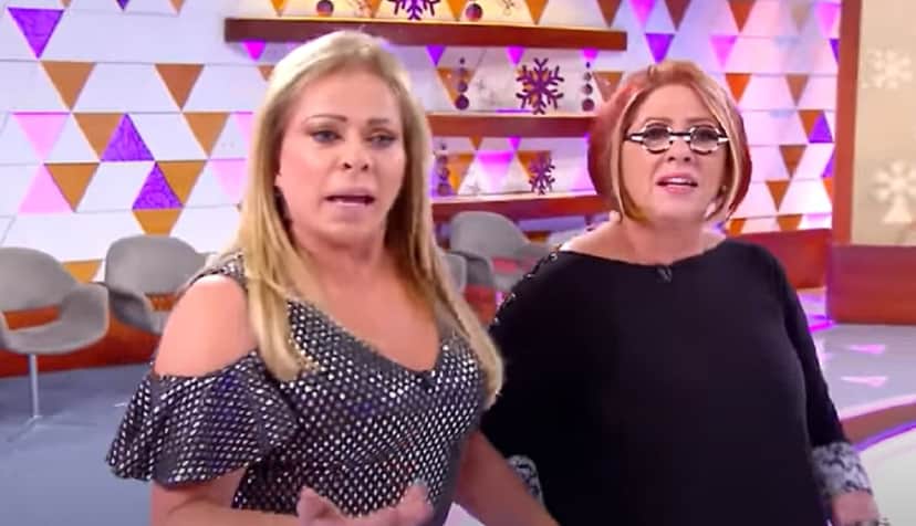 Christina Rocha e Dra. Anahy no palco do Casos de Família Christina Rocha e Dra. Anahy no palco do Casos de Família