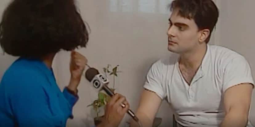 Apresentadora Glória Maria entrevistando Guilherme de Pádua - Reprodução: HBO MAX Apresentadora Glória Maria entrevistando Guilherme de Pádua - Reprodução: HBO MAX