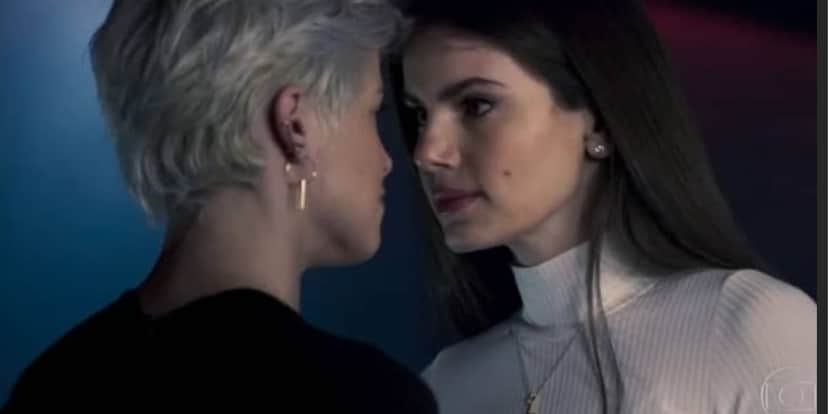 Agatha Moreira e Camila Queiroz atuando em 'Verdades Secretas 2' (Reprodução: Globo) Agatha Moreira e Camila Queiroz atuando em 'Verdades Secretas 2' (Reprodução: Globo)