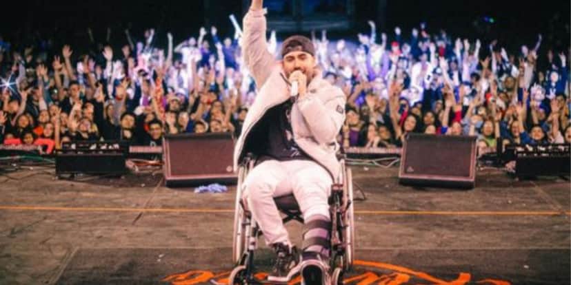 Kevinho realiza show em cadeiras de rodas Kevinho realiza show em cadeiras de rodas