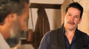 Solano (Rafael Sieg) entrará em cena nos próximos capítulos de Pantanal e Juma (Alanis Guillen) entrará na mira do bandido (Foto: Reprodução / Globo) Solano (Rafael Sieg) entrará em cena nos próximos capítulos de Pantanal e Juma (Alanis Guillen) entrará na mira do bandido (Foto: Reprodução / Globo)