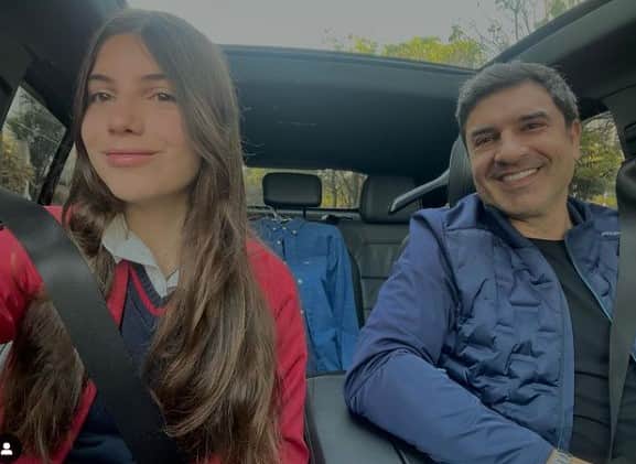 Edu Guedes divulga foto rara com sua única filha e beleza da garota impressiona o Brasil - Foto Reprodução Instagram Edu Guedes divulga foto rara com sua única filha e beleza da garota impressiona o Brasil - Foto Reprodução Instagram