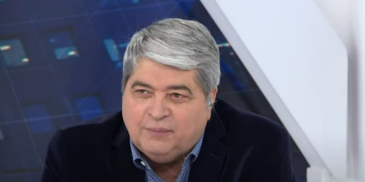 Apresentador recebeu notícia sobre saúde da neta ao vivo e abandonou programa às pressas - Reprodução Apresentador recebeu notícia sobre saúde da neta ao vivo e abandonou programa às pressas - Reprodução
