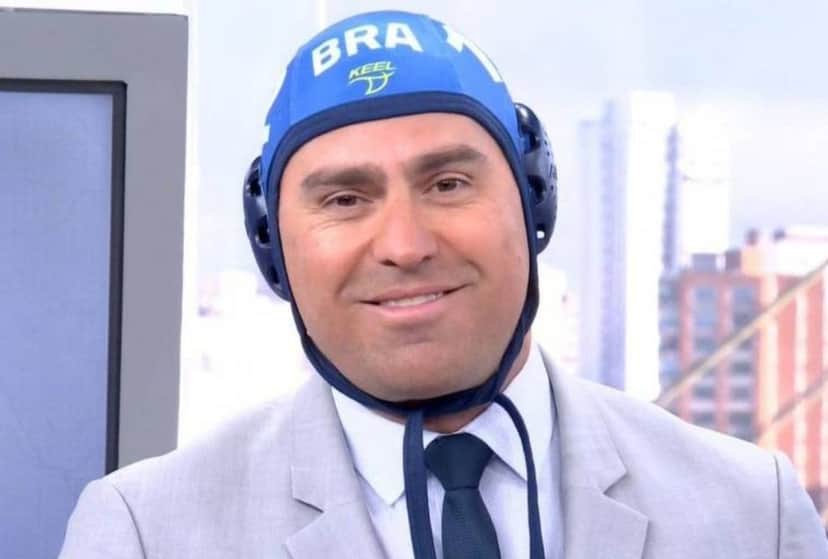 Rodrigo Bocardi virou meme após vestir uma touca de polo aquático no Bo mDia São Paulo Rodrigo Bocardi virou meme após vestir uma touca de polo aquático no Bo mDia São Paulo