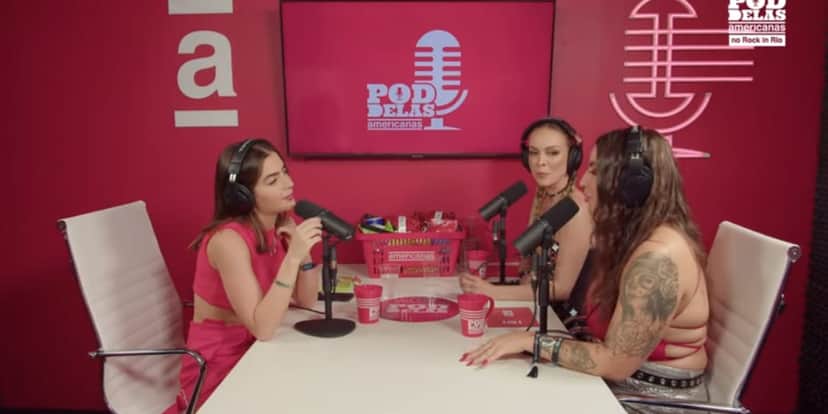 Jade Picon polemiza sobre uso de roupas no podcast 'PodDelas' (Reprodução: Youtube) Jade Picon polemiza sobre uso de roupas no podcast 'PodDelas' (Reprodução: Youtube)