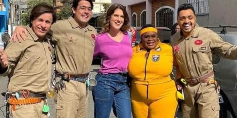 Jojo Todynho com os protagonistas de 'Os Parças', Tom Cavalcante, Bruno de Luca, Karina Dohme e Tirulipa (Foto: Globo) Jojo Todynho com os protagonistas de 'Os Parças', Tom Cavalcante, Bruno de Luca, Karina Dohme e Tirulipa (Foto: Globo)