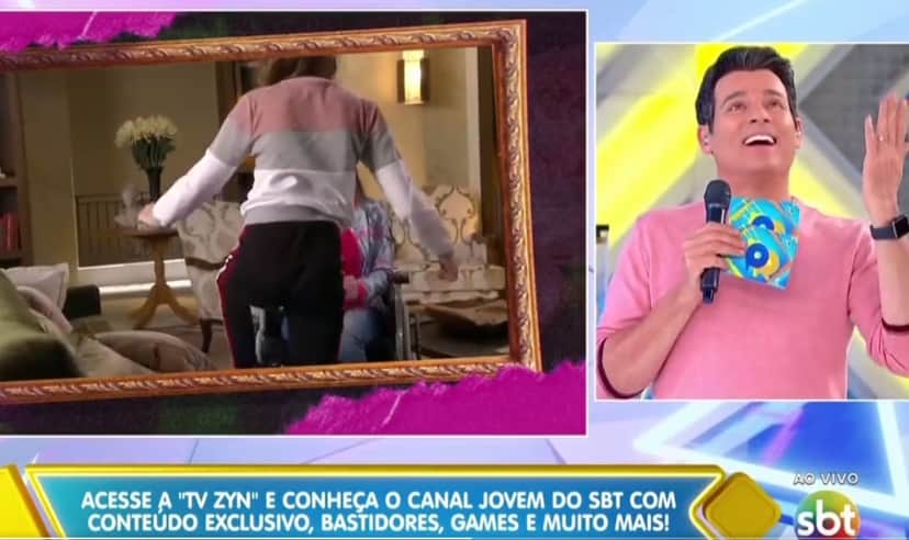 Celso Portiolli assume que é a voz do robô da Tele Sena e se anima ao ouvir a voz durante o Domingo Legal Celso Portiolli assume que é a voz do robô da Tele Sena e se anima ao ouvir a voz durante o Domingo Legal