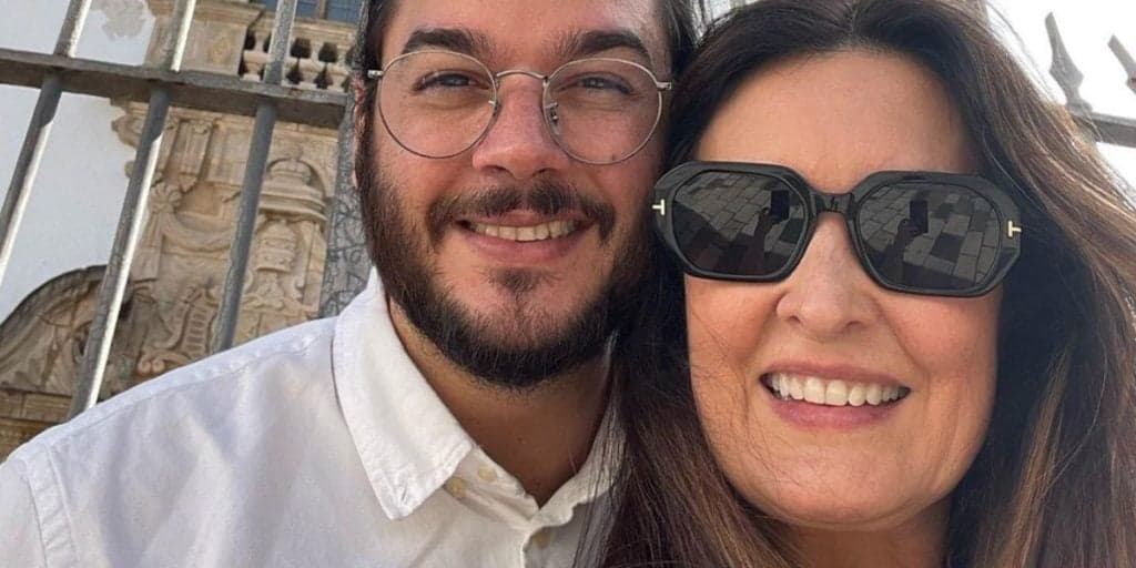 Fátima Bernardes comove ao surgir com bebê no colo e Túlio Gadêlha filma tudo: "Conhecendo a pequena"