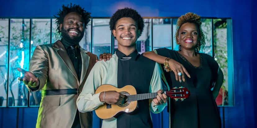 Oberdan (Douglas Silva), Jussara (Mary Sheila) e Celinho (Leonardo Carvalho) em Todas as Flores (Foto: Globo/Estevam Avellar) Oberdan (Douglas Silva), Jussara (Mary Sheila) e Celinho (Leonardo Carvalho) em Todas as Flores (Foto: Globo/Estevam Avellar)