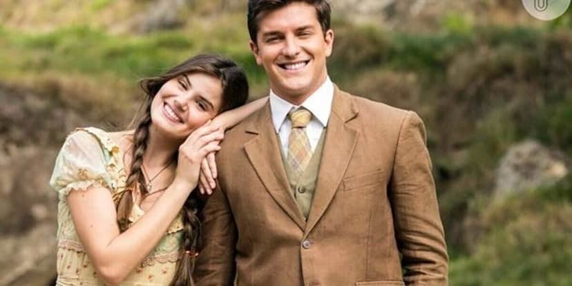 Camila Queiroz e Klebber Toledo em "Êta Mundo Bão" da Globo (Foto Reprodução/Internet) Camila Queiroz e Klebber Toledo em "Êta Mundo Bão" da Globo (Foto Reprodução/Internet)