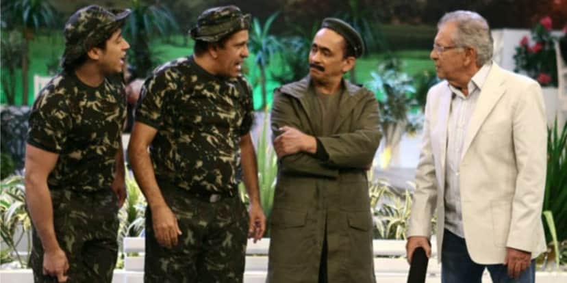Humoristas Rapadura e Bananinha com Carlos Alberto de Nóbrega em "A Praça é Nossa" (Foto: Reprodução/SBT) Humoristas Rapadura e Bananinha com Carlos Alberto de Nóbrega em "A Praça é Nossa" (Foto: Reprodução/SBT)