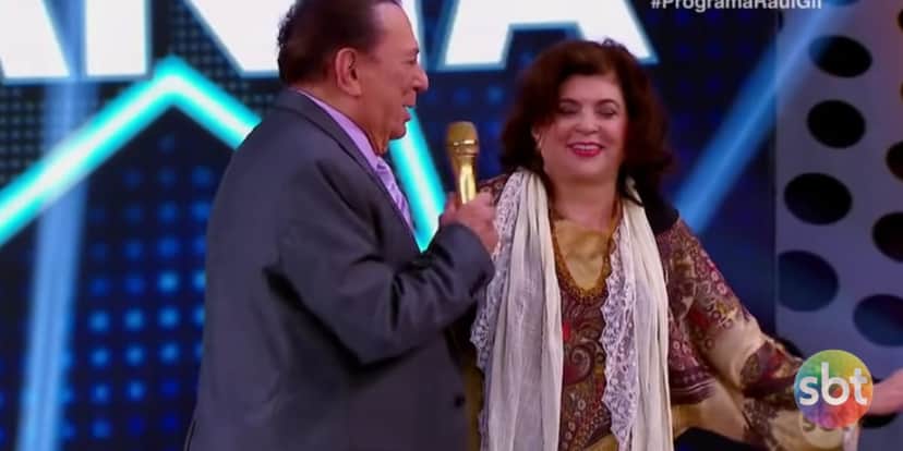 Homenagem do apresentador para sua amada (Reprodução: SBT) Homenagem do apresentador para sua amada (Reprodução: SBT)